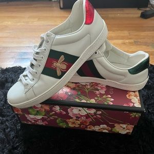 Gucci Ace Embroidered ‘Bee’ Size 8 Womens